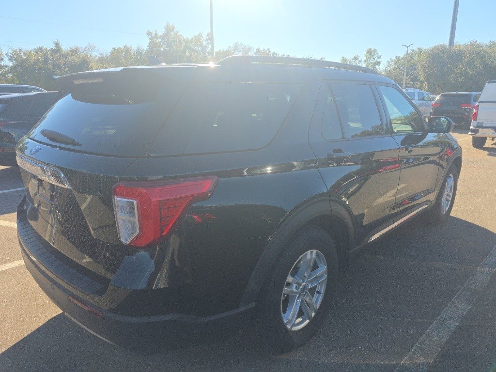 Used 2023 Ford Explorer XLT w/ Equipment Group 202A image 2