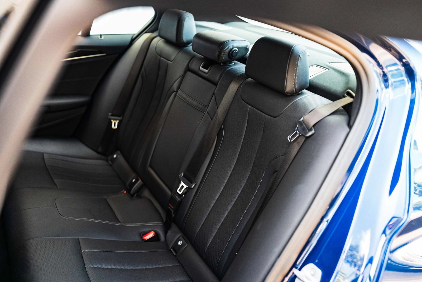 Used 2021 BMW 530i w/ M Sport Package RWD image 19