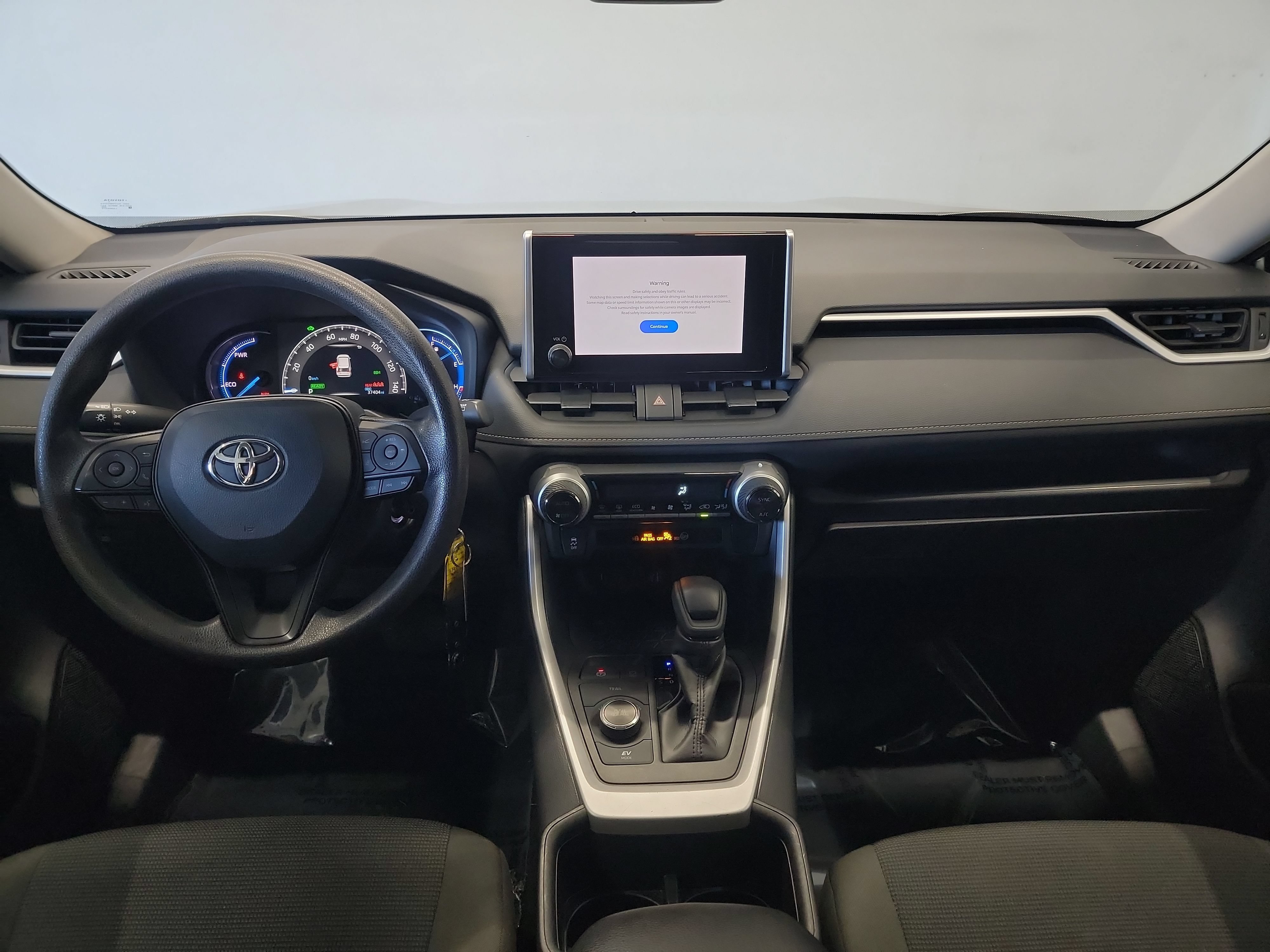 Used 2025 Toyota RAV4 LE AWD/4WD image 15