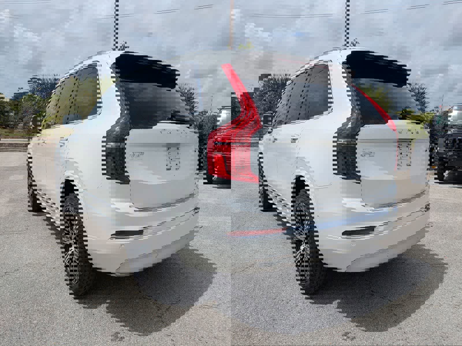 Used 2022 Volvo XC90 T6 Inscription w/ Advanced Package image 6