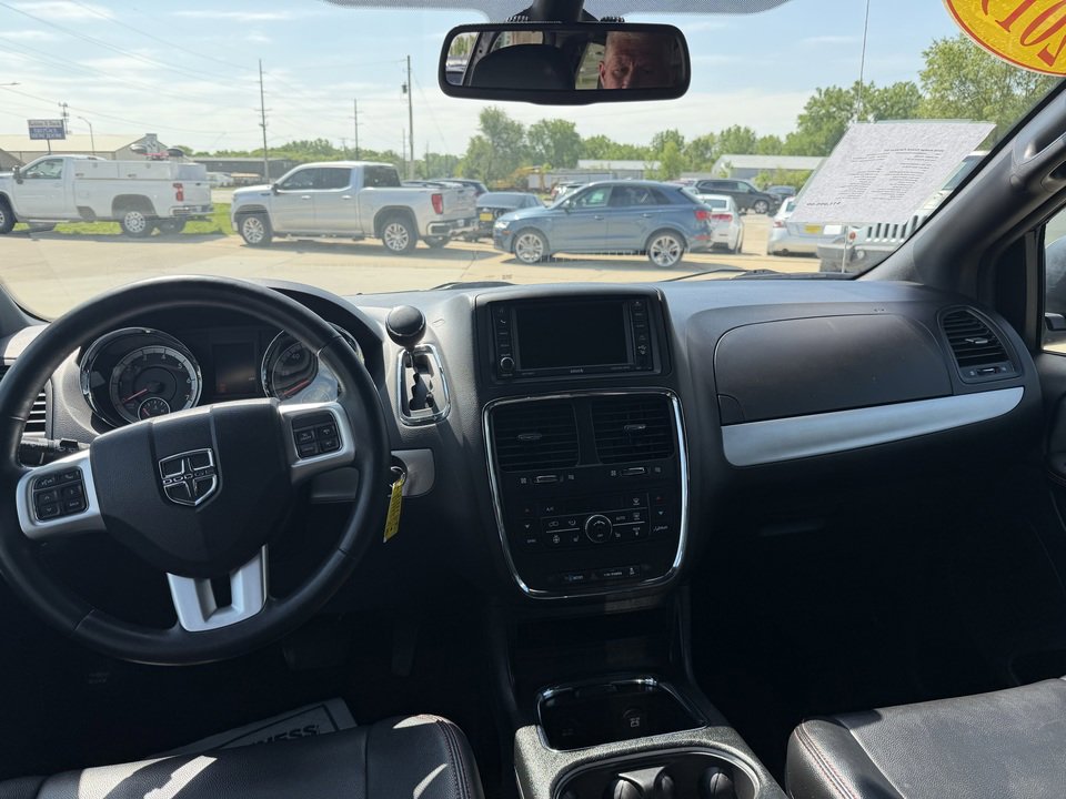 Used 2019 Dodge Grand Caravan GT FWD image 12