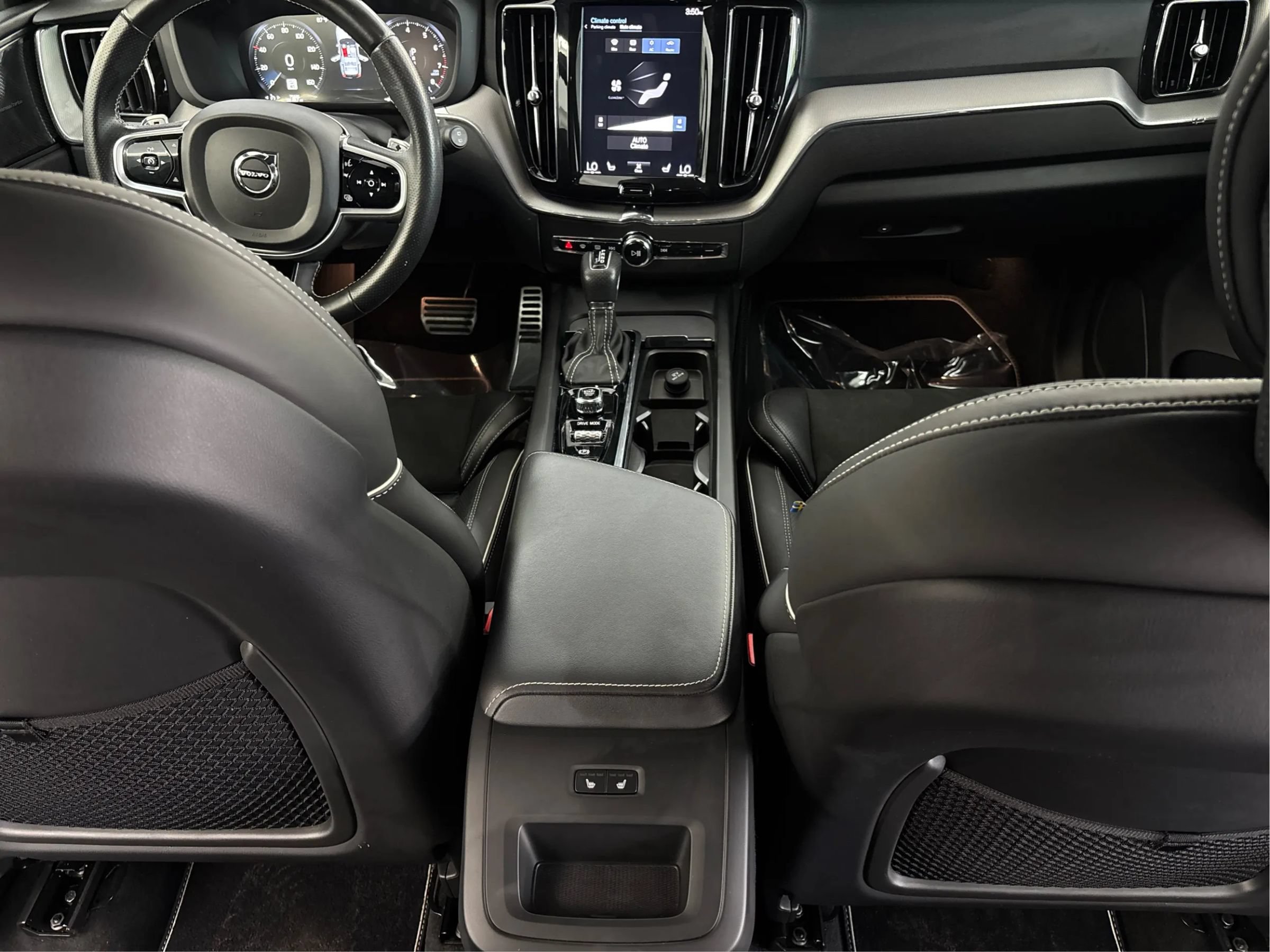 Used 2019 Volvo XC60 T6 R-Design AWD/4WD image 22