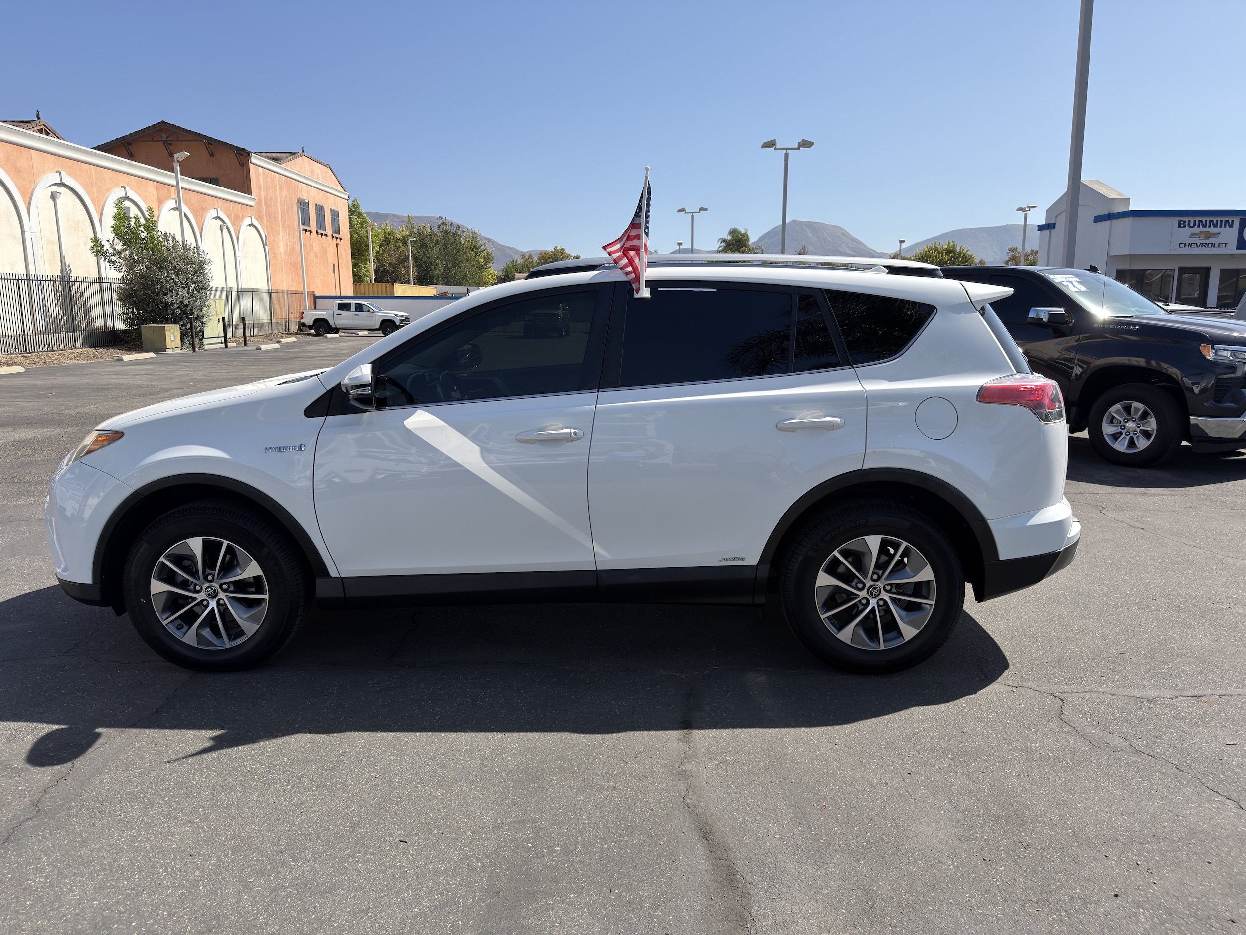Used 2018 Toyota RAV4 XLE w/ Carpet Mat Package AWD/4WD image 5