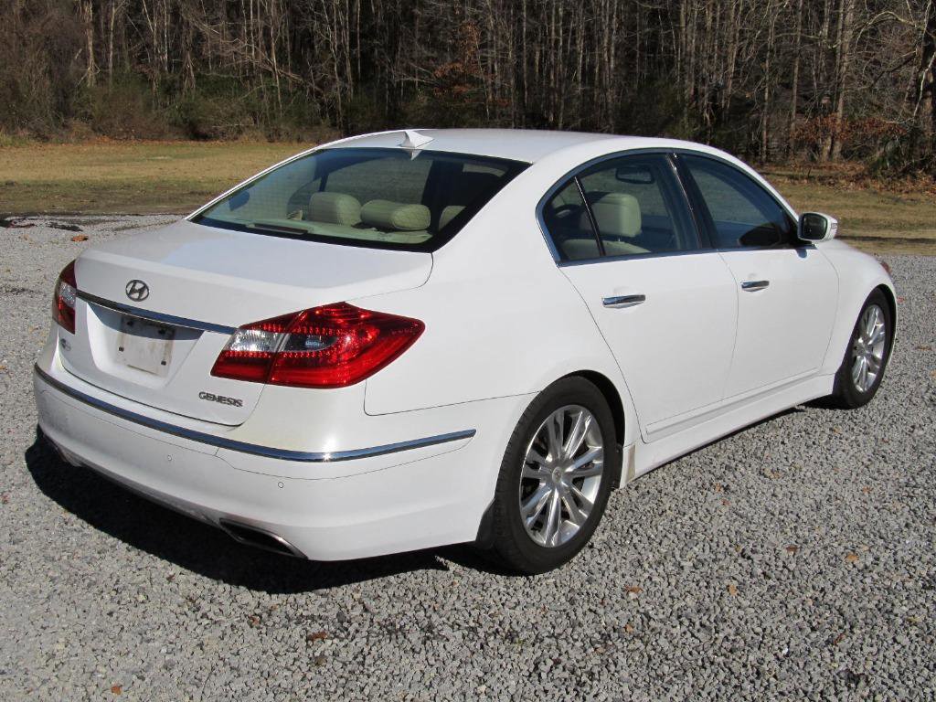 Used 2014 Hyundai Genesis 3.8 w/ Technology Package 03 image 6