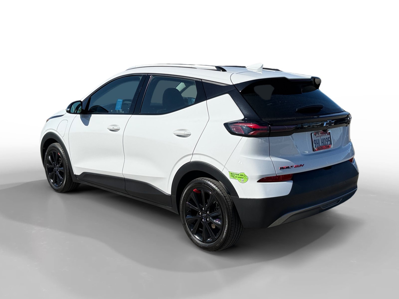 Used 2023 Chevrolet Bolt EUV LT w/ Convenience Package FWD image 3