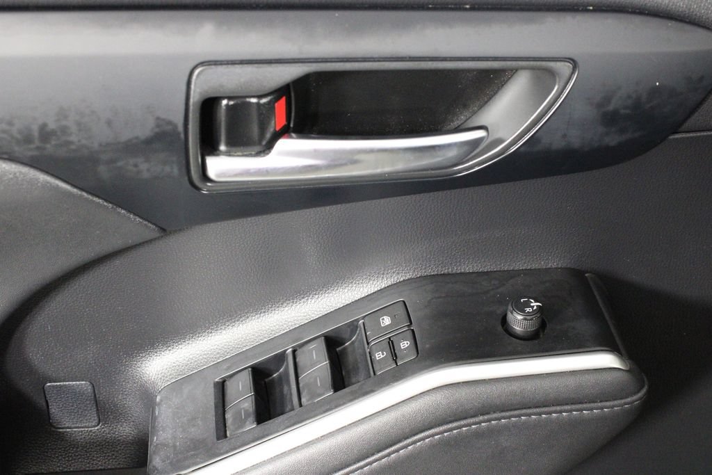 Used 2023 Toyota Highlander XLE FWD image 22