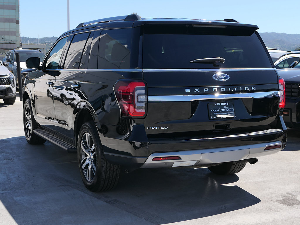 Used 2024 Ford Expedition Limited RWD image 4