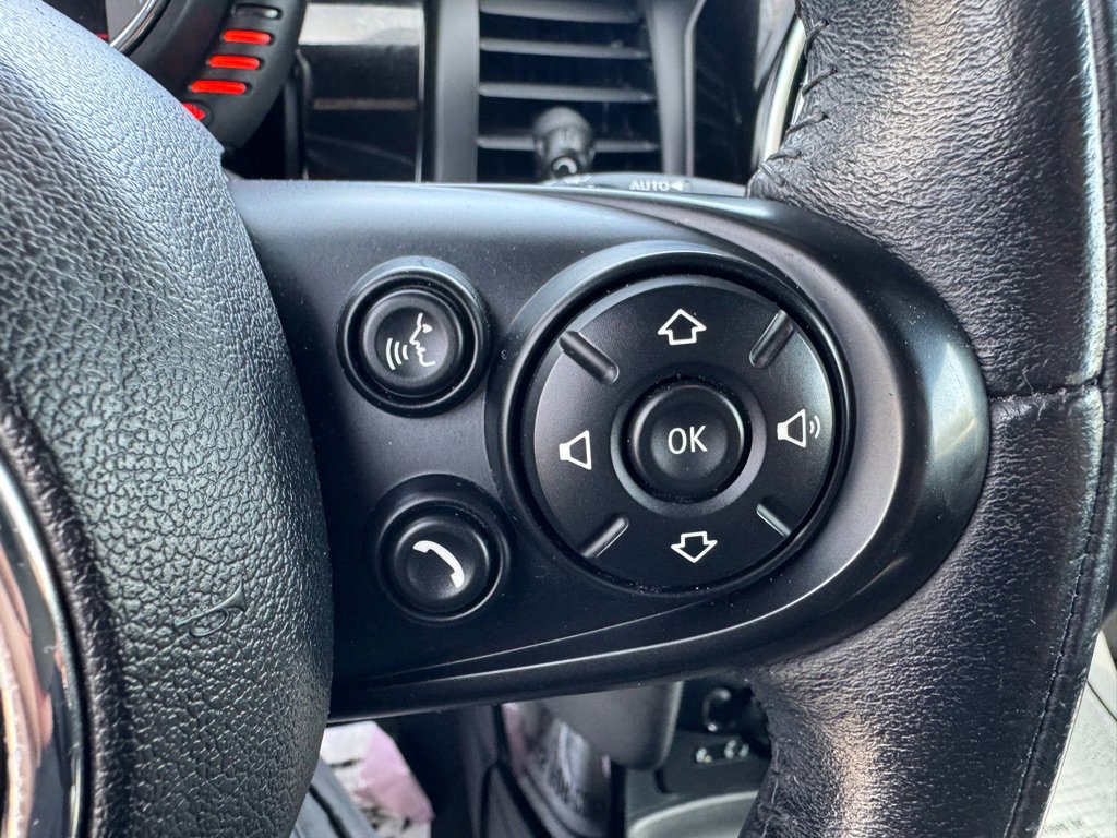 Used 2017 MINI Cooper 4-Door Hardtop image 19