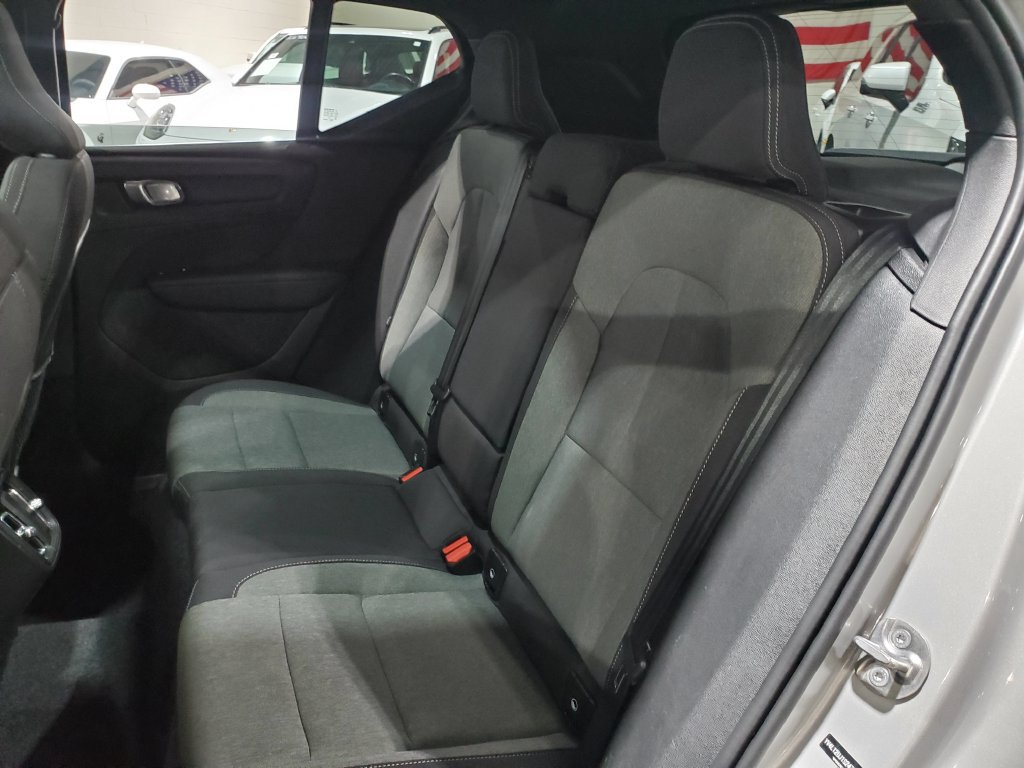 Used 2025 Volvo XC40 B5 Core AWD/4WD image 23