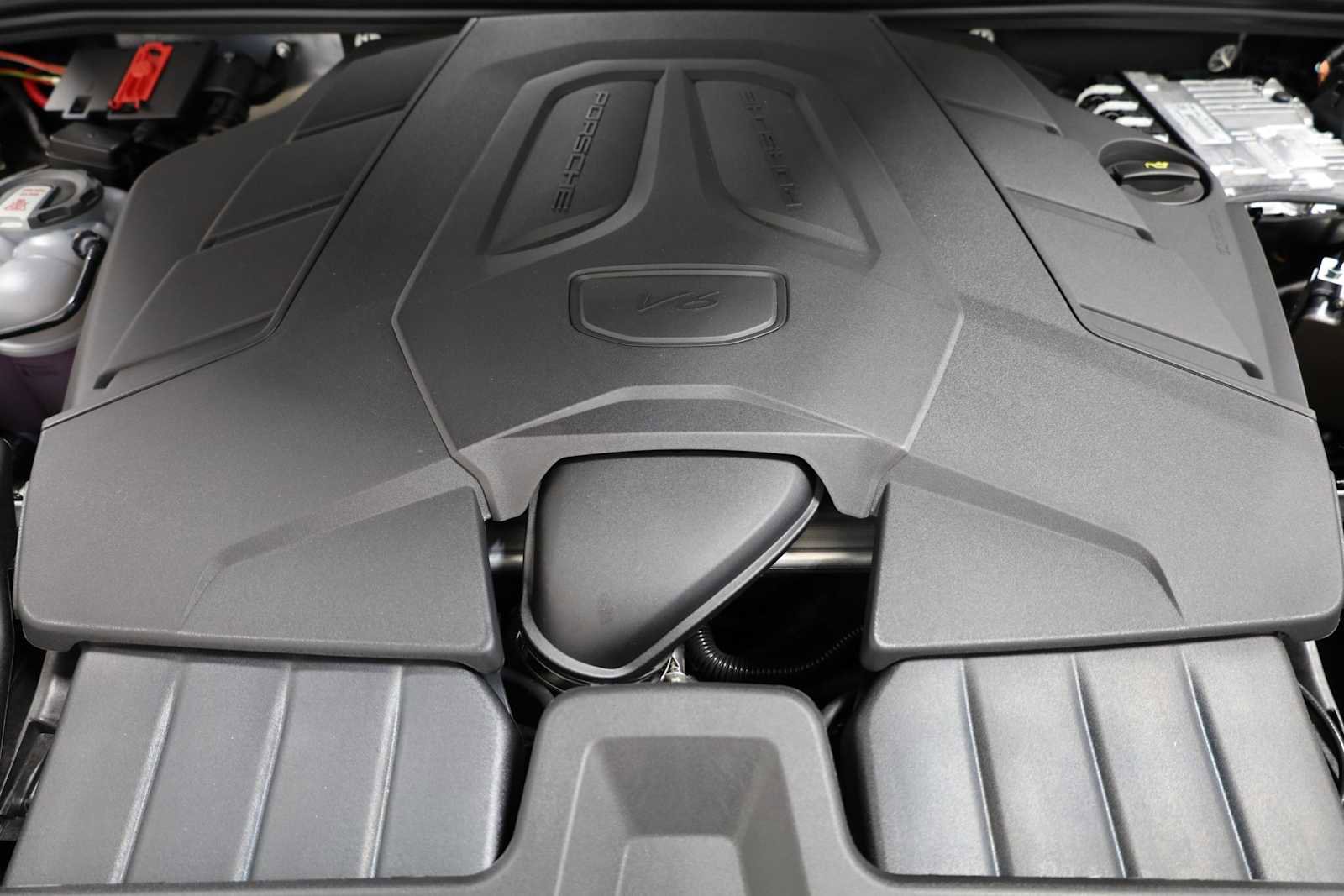 Certified 2024 Porsche Cayenne image 35