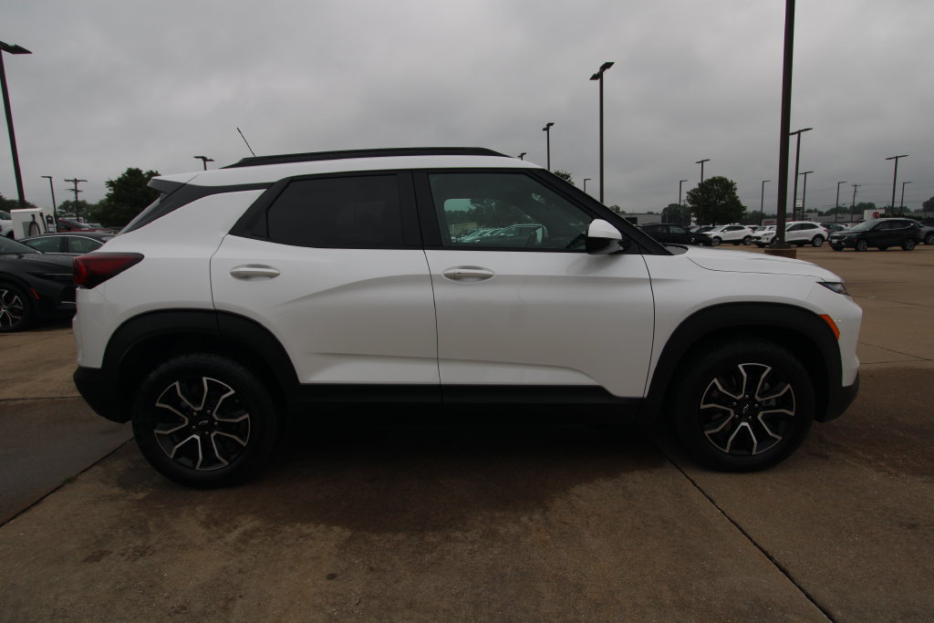 Used 2025 Chevrolet TrailBlazer ACTIV FWD image 4