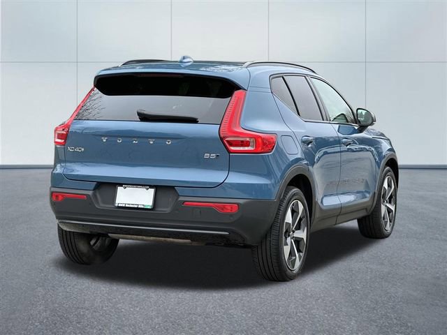 Used 2023 Volvo XC40 B5 Plus w/ Driver Assist Package AWD/4WD image 6