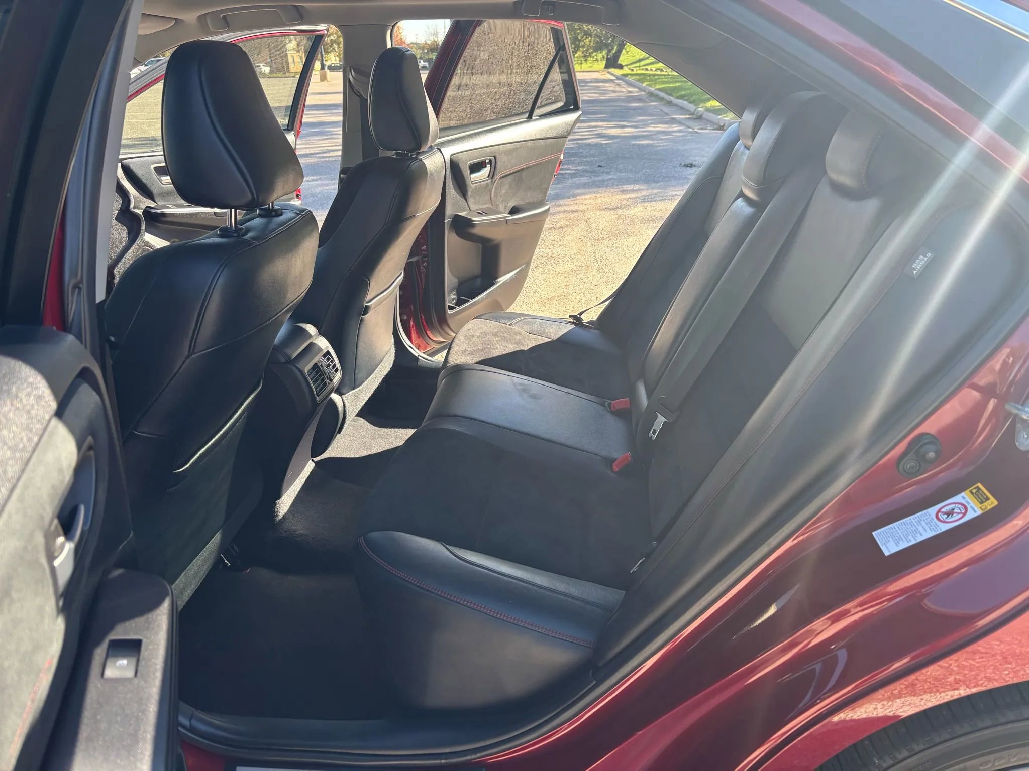 Used 2016 Toyota Camry XSE image 22