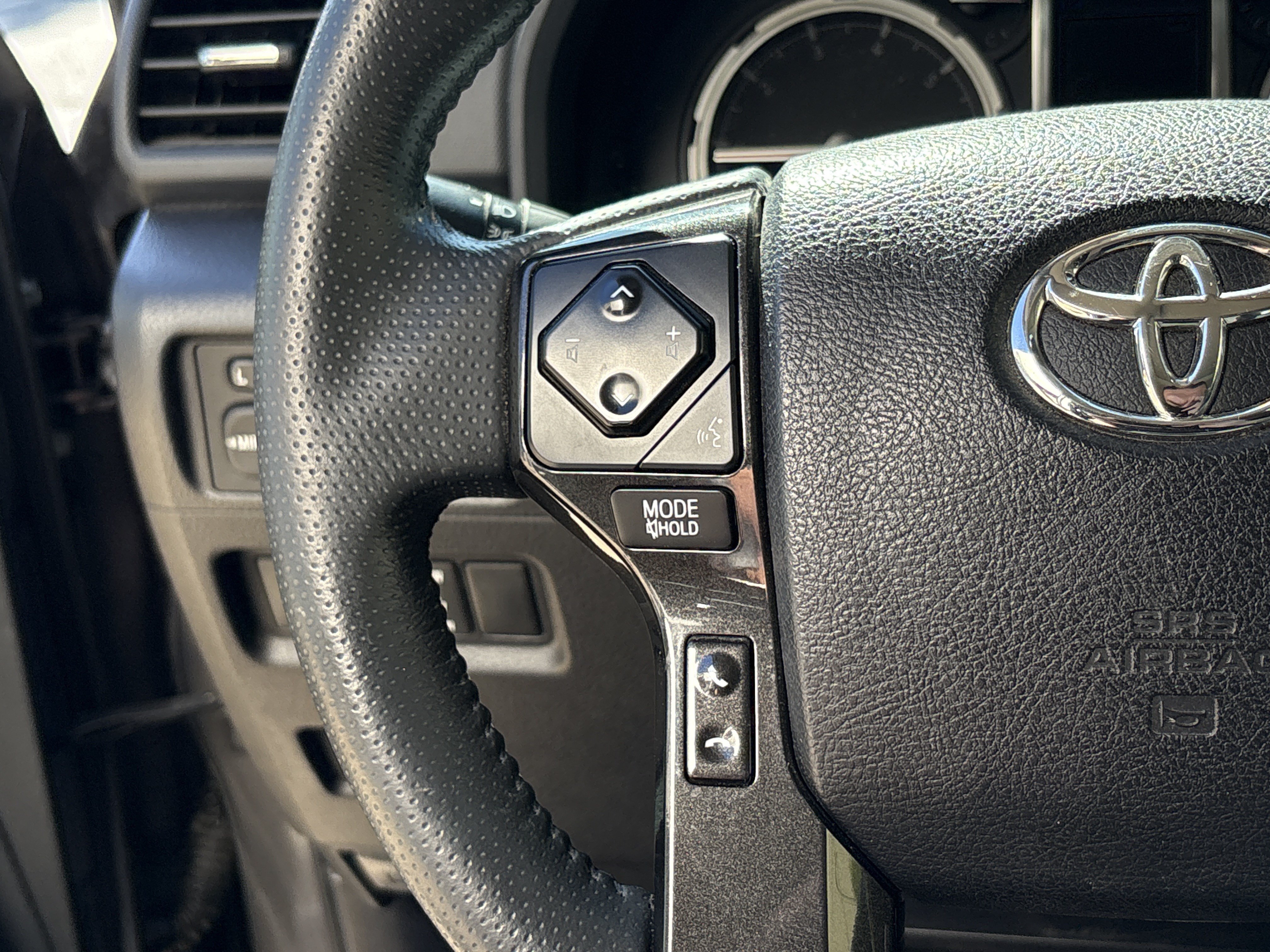 Used 2020 Toyota 4Runner TRD Off-Road Premium w/ Moonroof Package AWD/4WD image 19