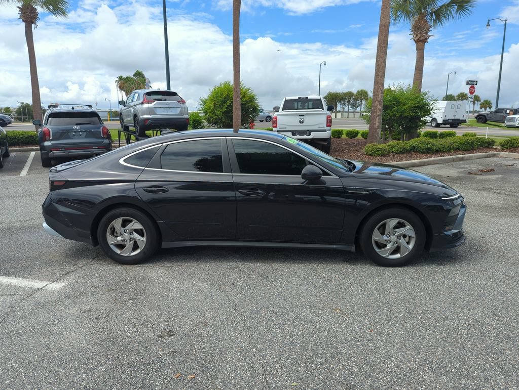 Used 2025 Hyundai Sonata SE FWD image 3