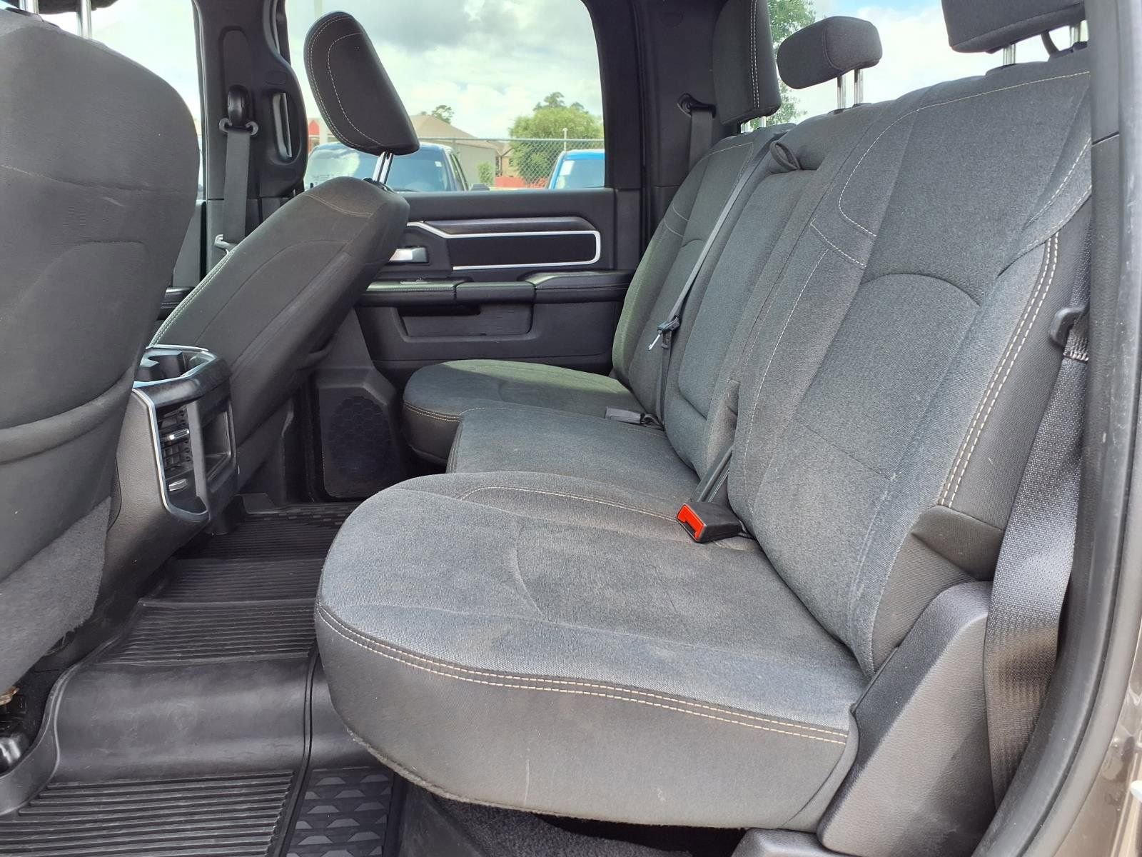 Used 2024 RAM 3500 Big Horn w/ Night Edition AWD/4WD image 18