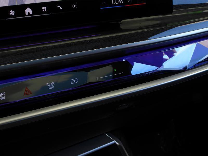 Used 2024 BMW 740i image 81