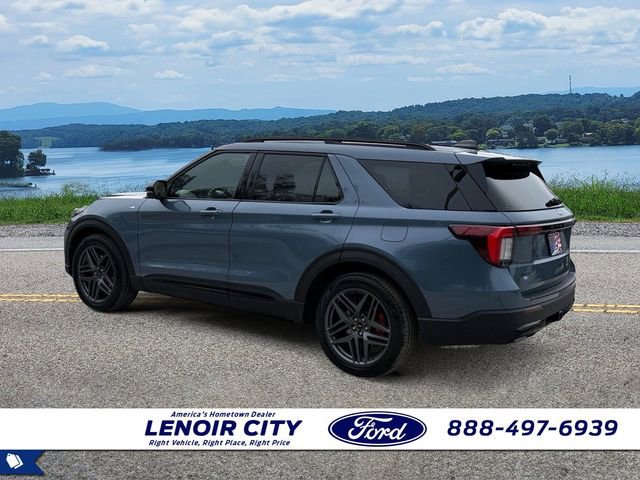 Used 2026 Ford Explorer ST-Line w/ ST-Line Street Pack image 5