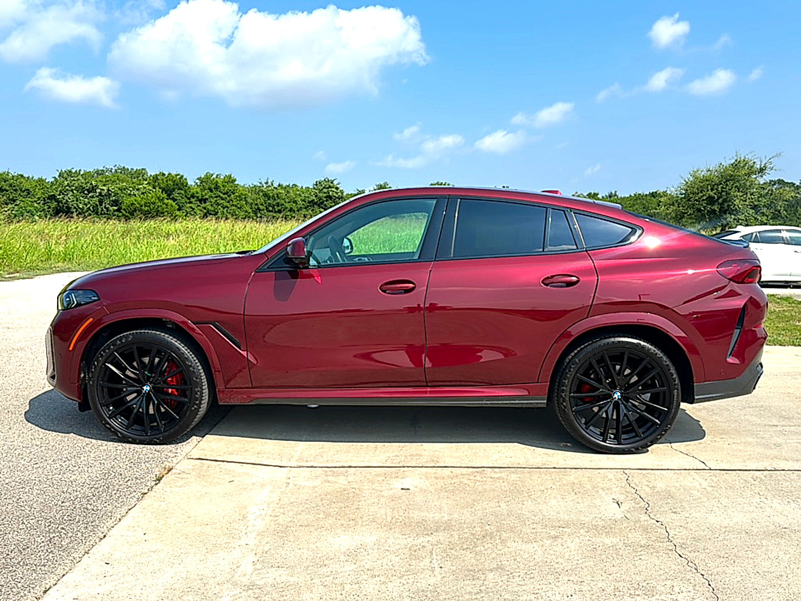 Certified 2025 BMW X6 xDrive40i w/ Climate Comfort Package AWD/4WD image 5