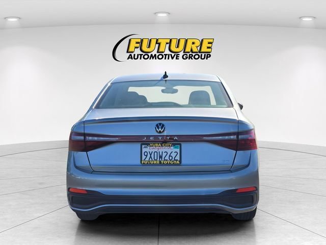 Used 2025 Volkswagen Jetta SE FWD image 6