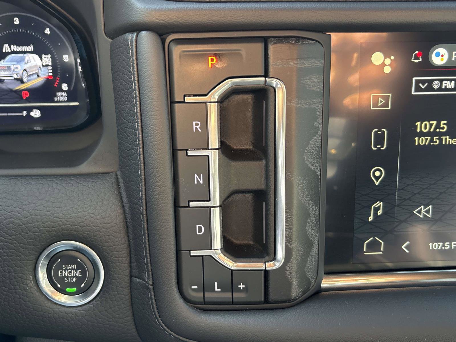 Certified 2024 GMC Yukon XL Denali w/ Advanced Technology Package image 32