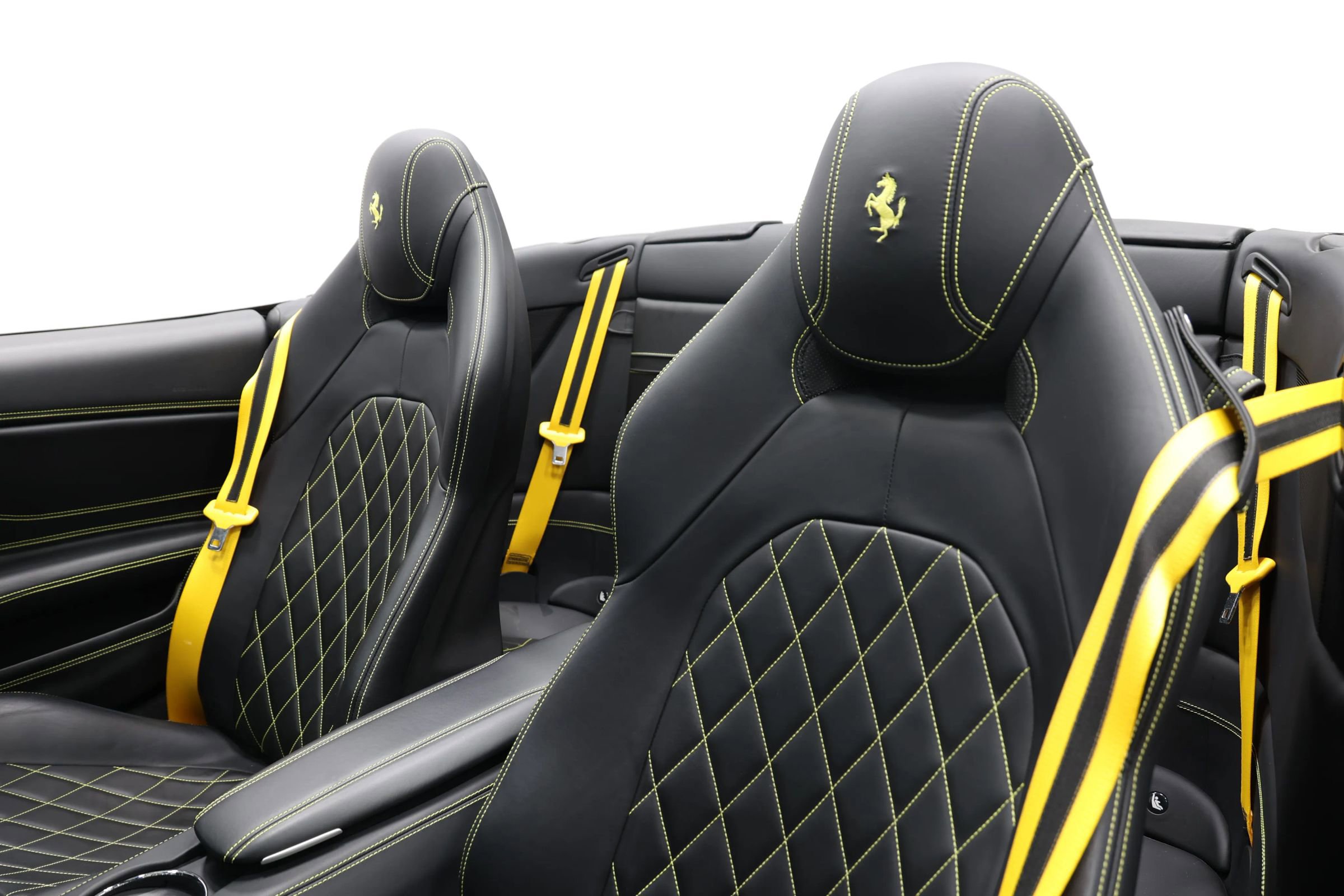 Used 2015 Ferrari California T image 17