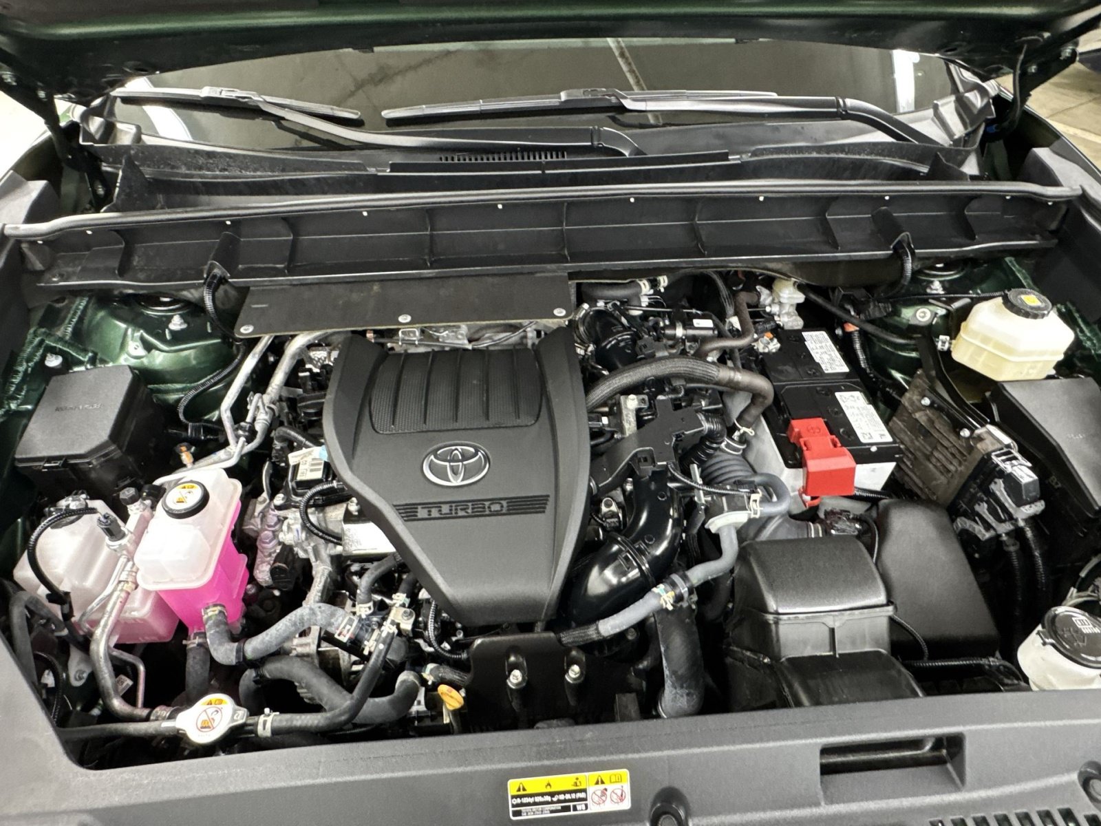 Used 2025 Toyota Highlander XLE AWD/4WD image 41