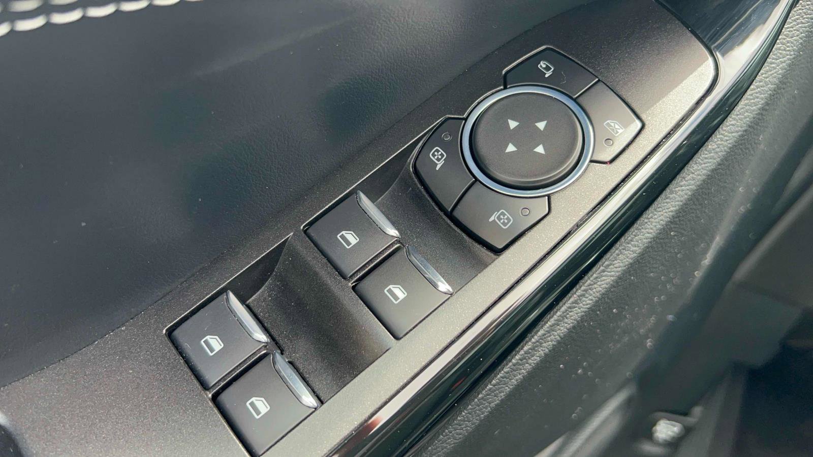 Certified 2022 Ford Explorer ST w/ ST Street Pack image 17