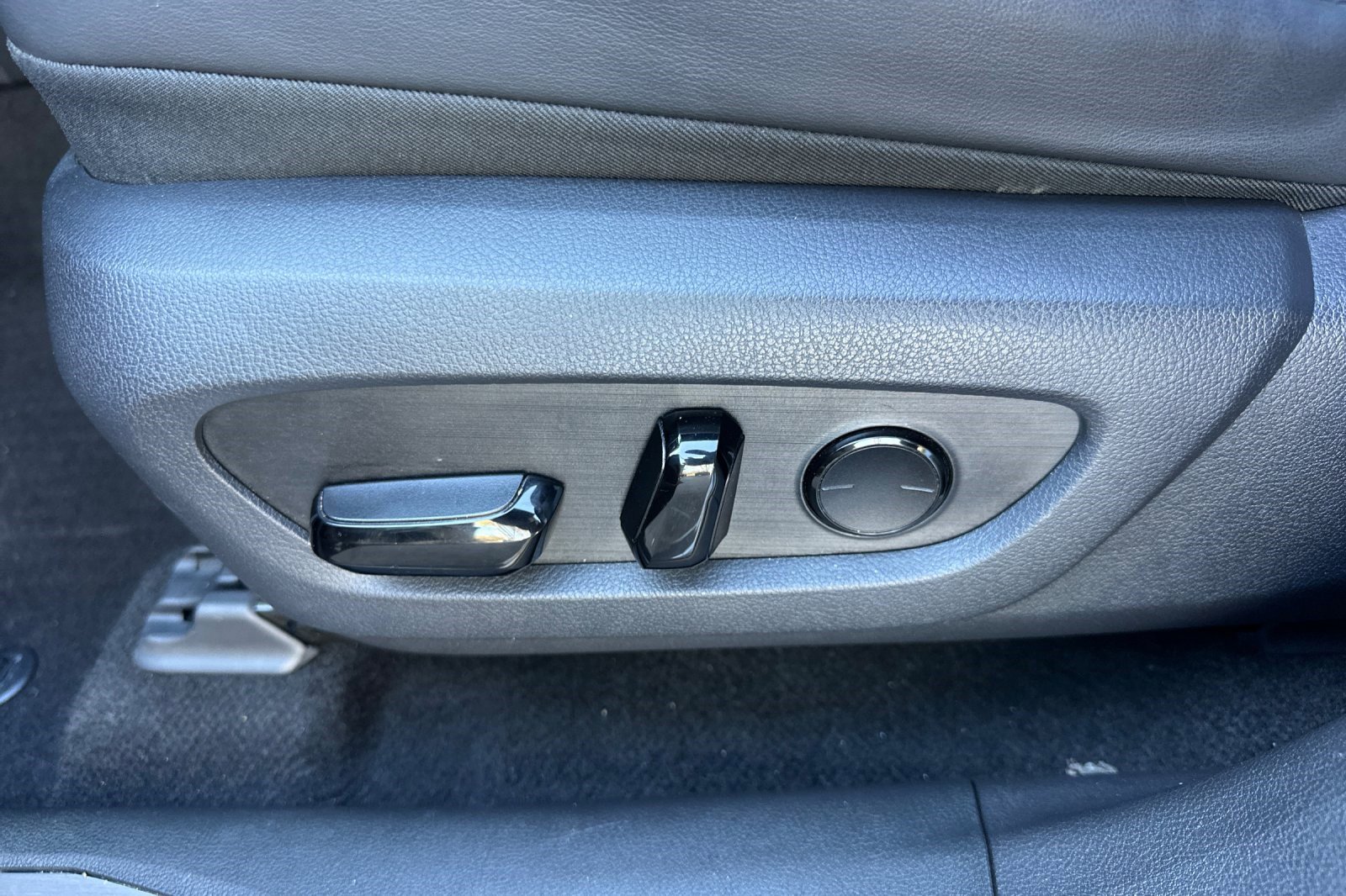 Used 2023 Lexus RX 350 Premium Plus w/ Cold Area Package image 14