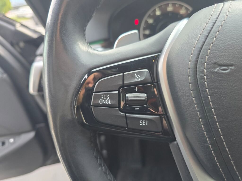 Used 2018 BMW 530e xDrive AWD/4WD image 27