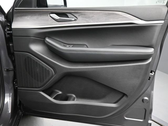 New 2025 Jeep Grand Cherokee L Limited image 22