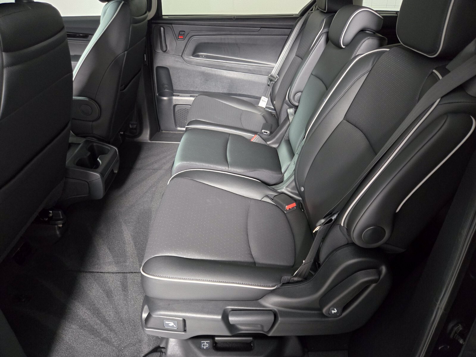 Used 2026 Honda Odyssey Elite image 12