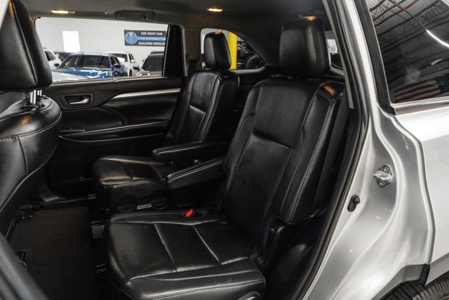 Used 2019 Toyota Highlander XLE image 28