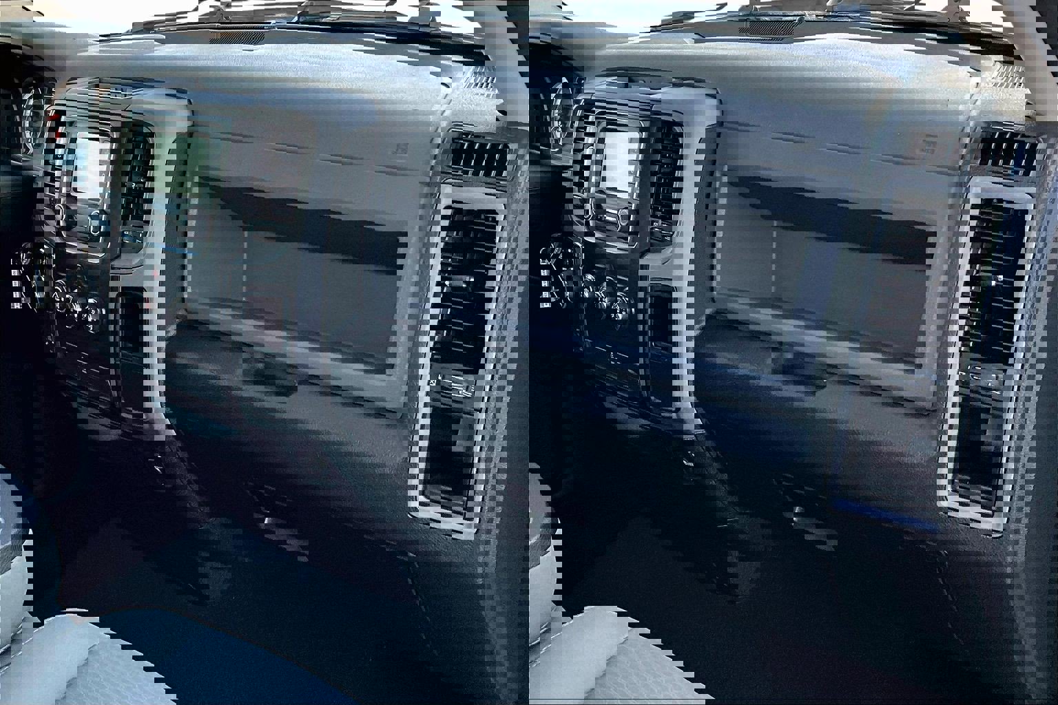 Used 2015 RAM 1500 Express image 15