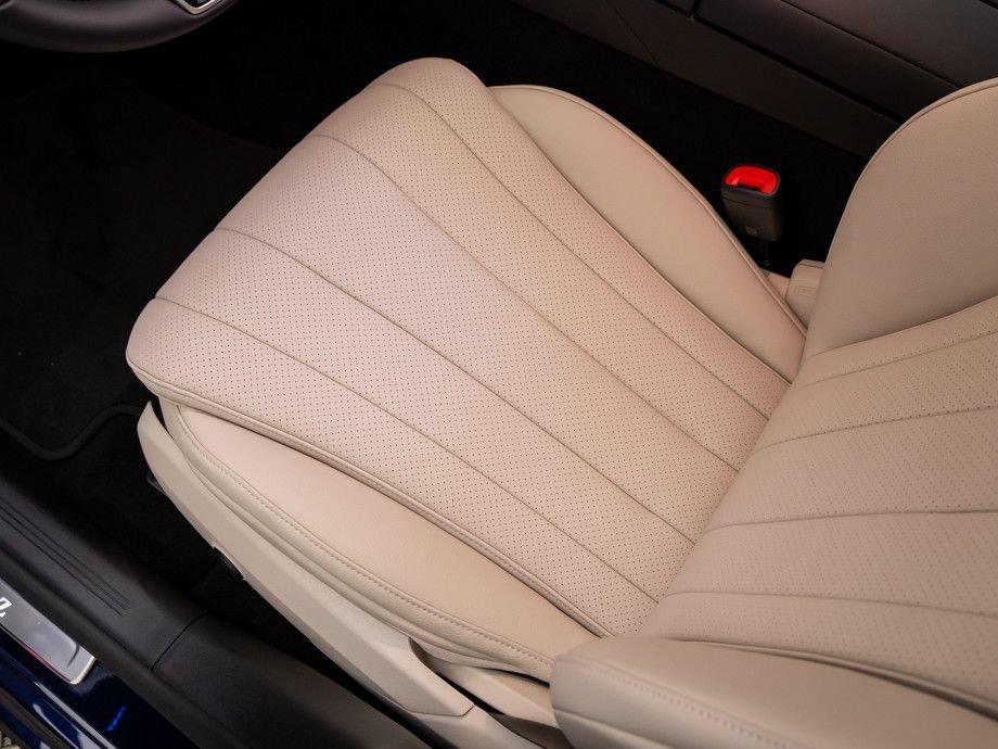 New 2026 Mercedes-Benz E 350 4MATIC Sedan image 16