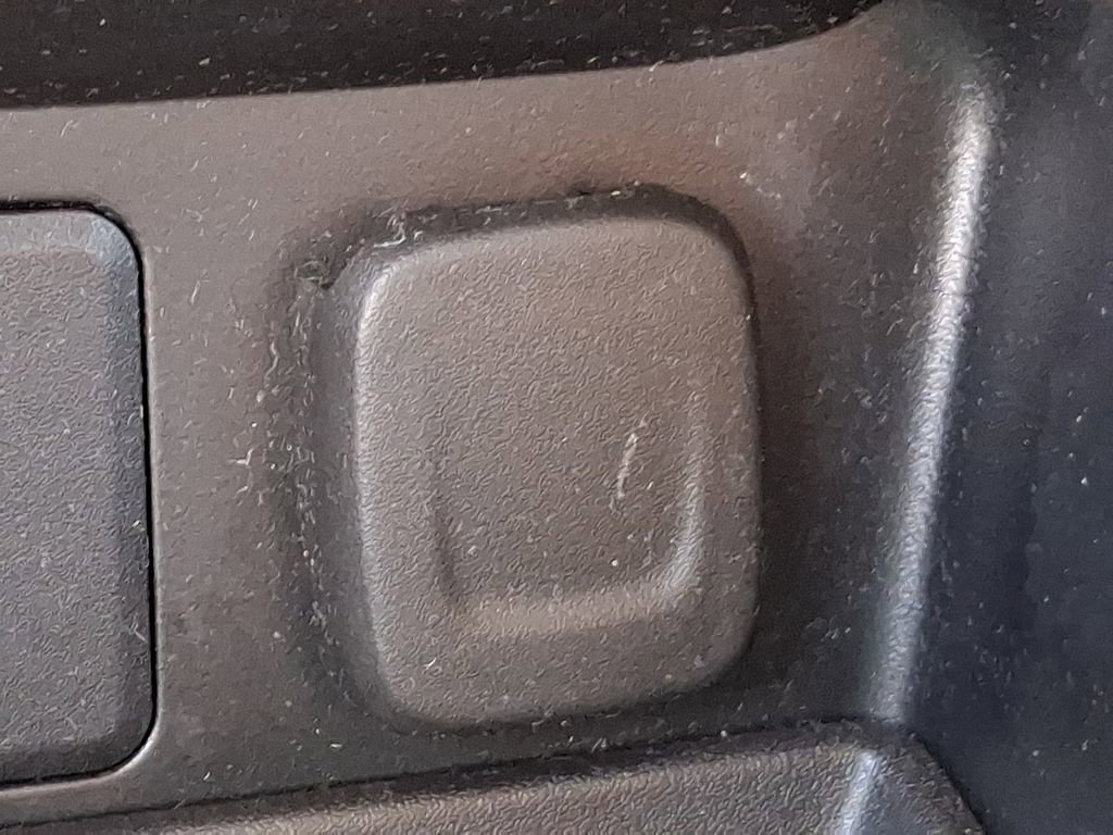 Used 2023 GMC Terrain SLE w/ Driver Convenience Package image 26