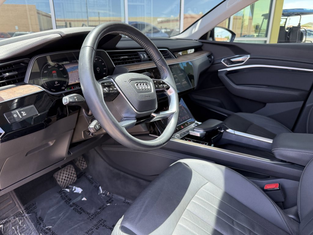 Used 2020 Audi e-tron Premium Plus AWD/4WD image 36