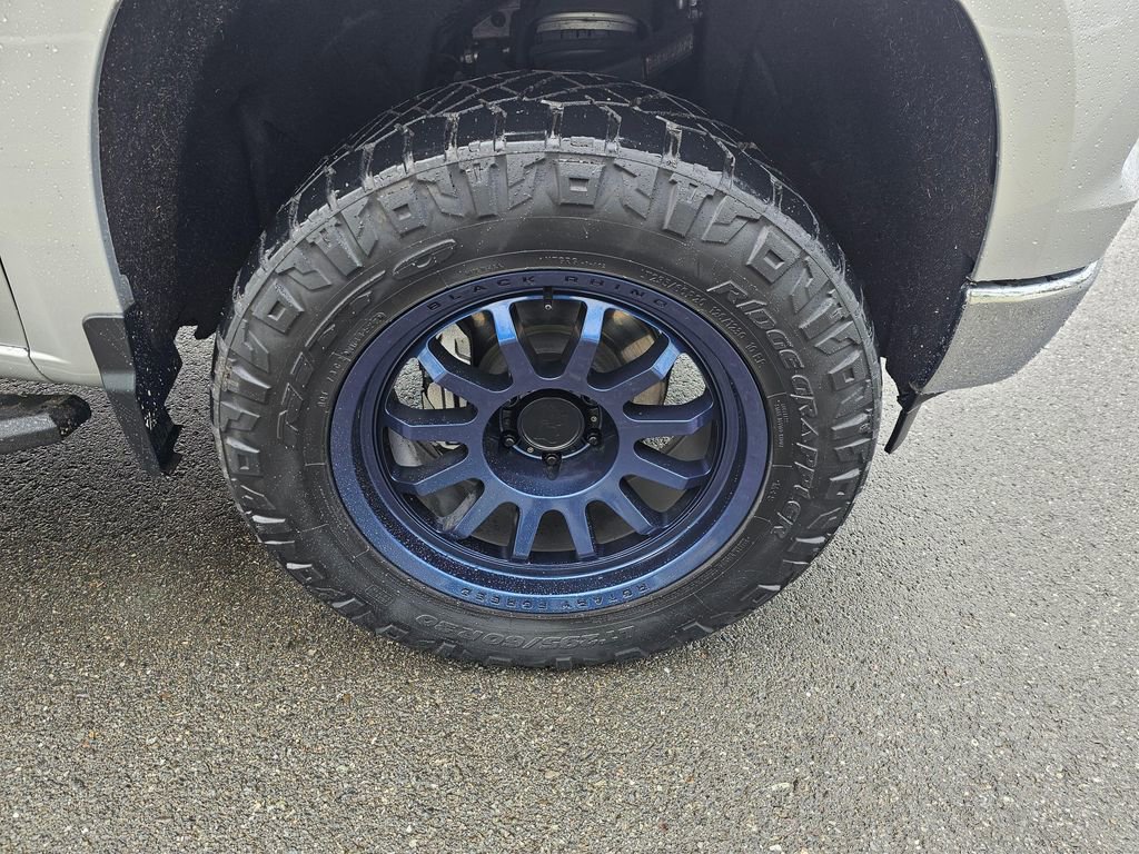 Used 2022 Chevrolet Silverado 1500 LTZ w/ LTZ Premium Package AWD/4WD image 9