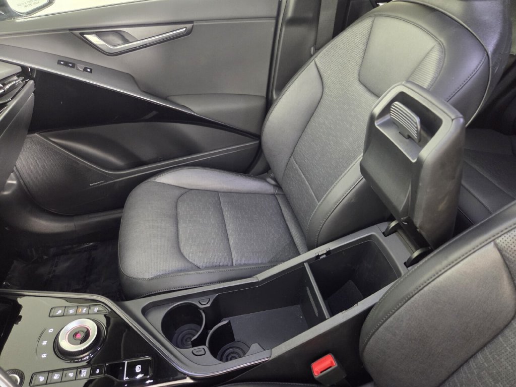Used 2023 Kia Niro SX Touring FWD image 21