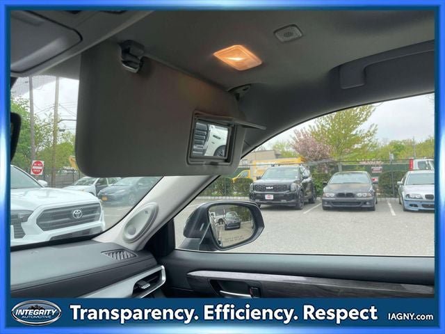 Used 2024 Toyota Highlander Platinum FWD image 34