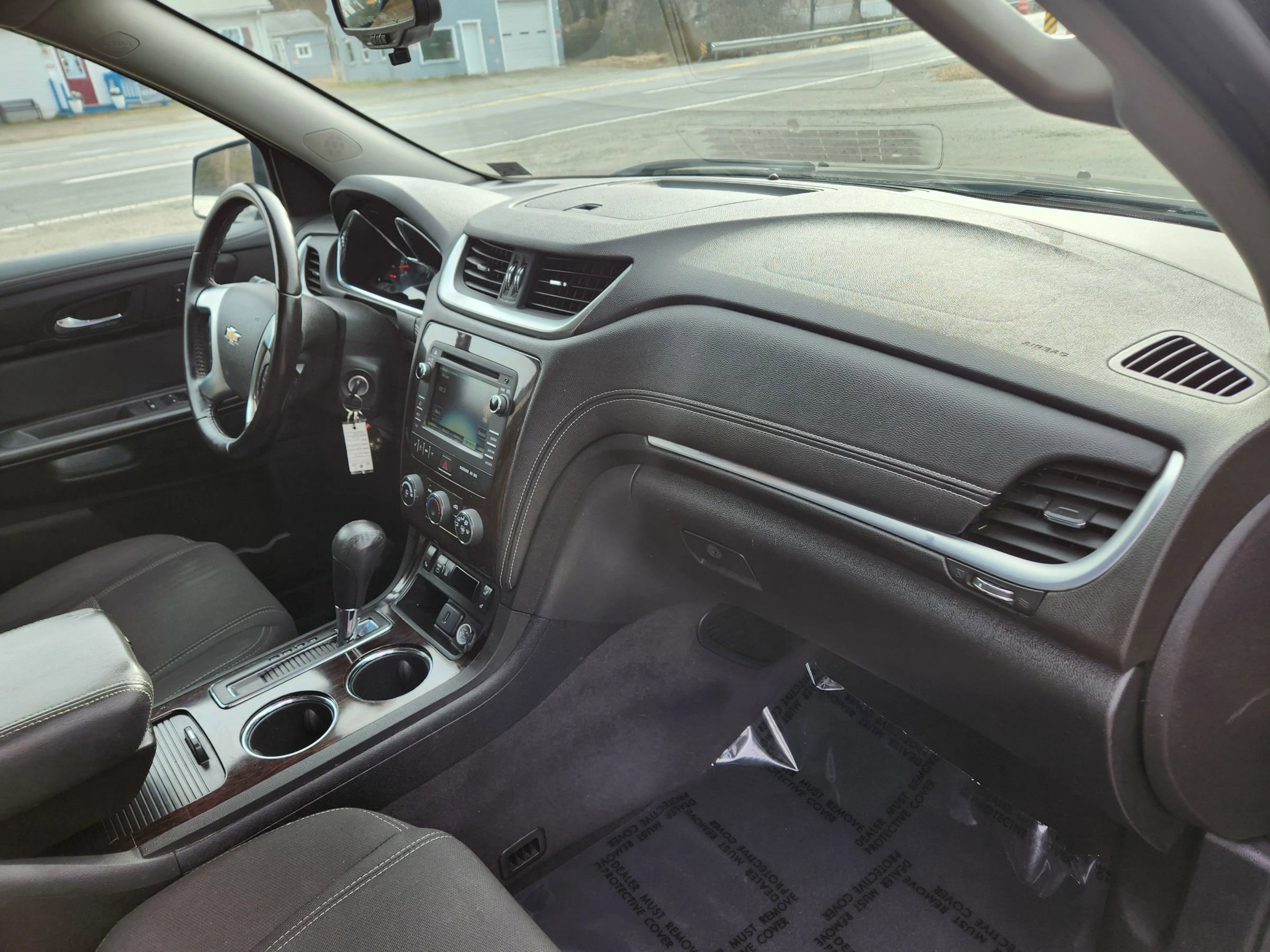 Used 2017 Chevrolet Traverse LT w/ Style and Technology Package image 18