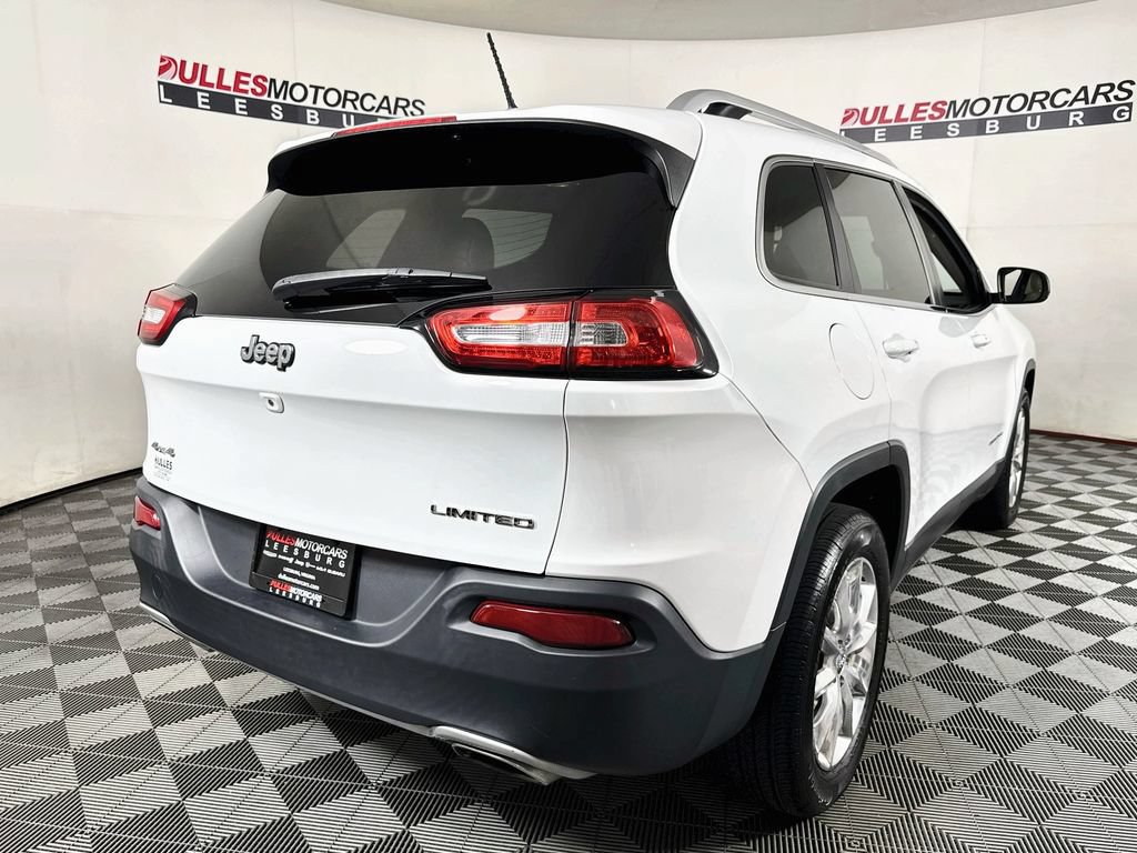 Used 2015 Jeep Cherokee Limited w/ Luxury Group AWD/4WD image 7