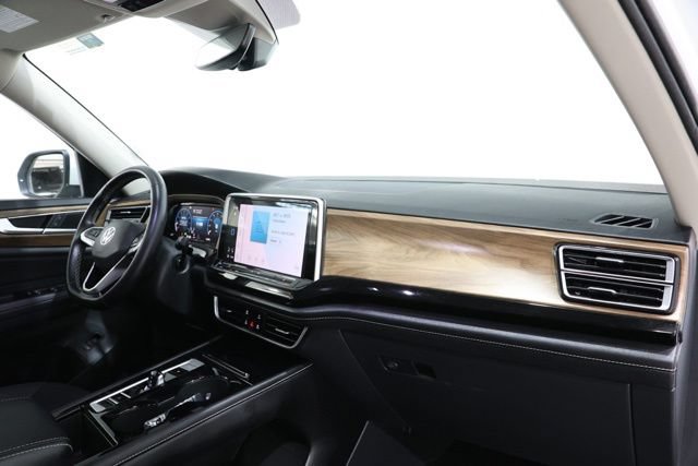 Used 2025 Volkswagen Atlas SE FWD image 15