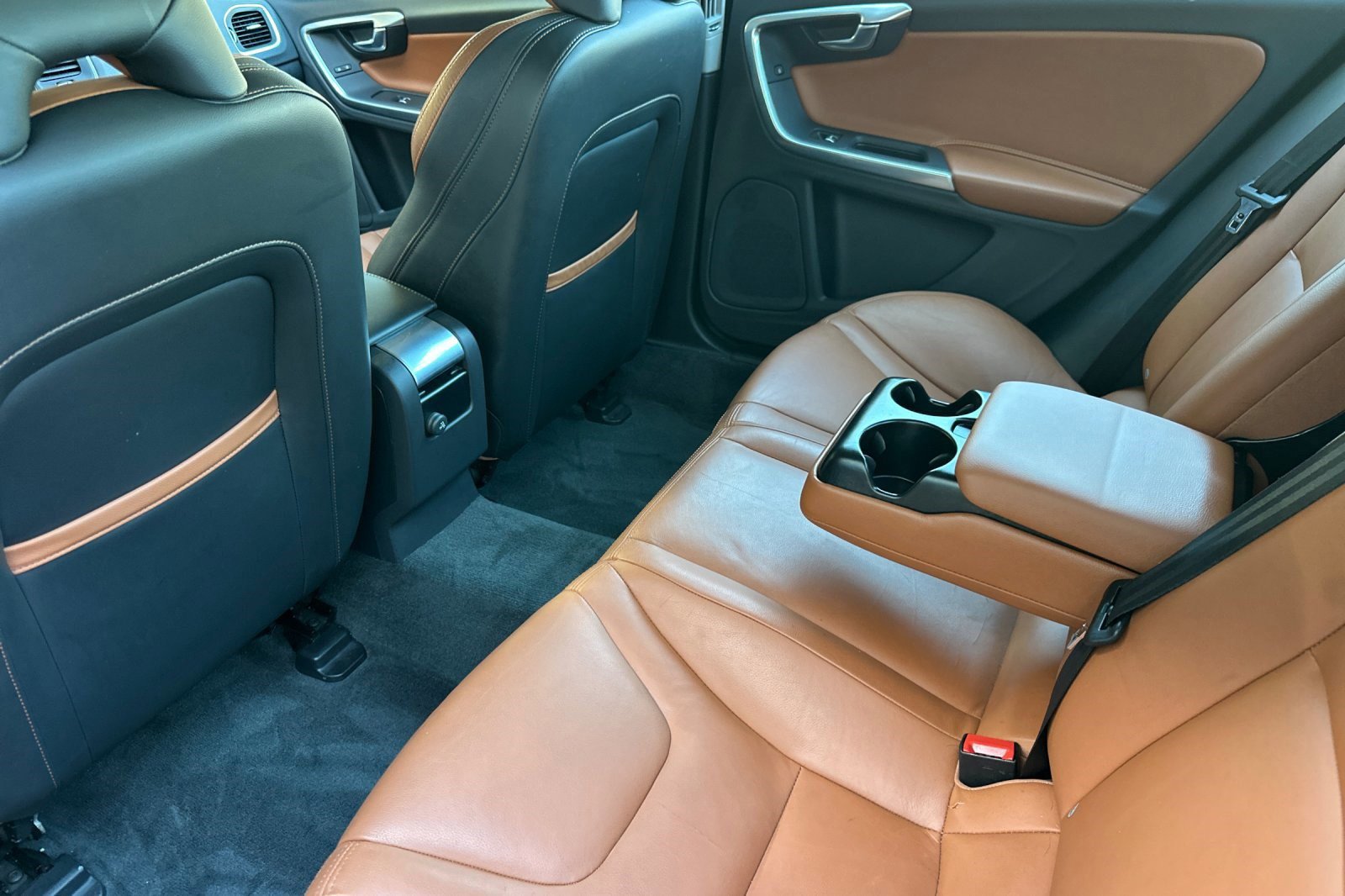 Used 2017 Volvo S60 T5 Inscription Platinum image 29