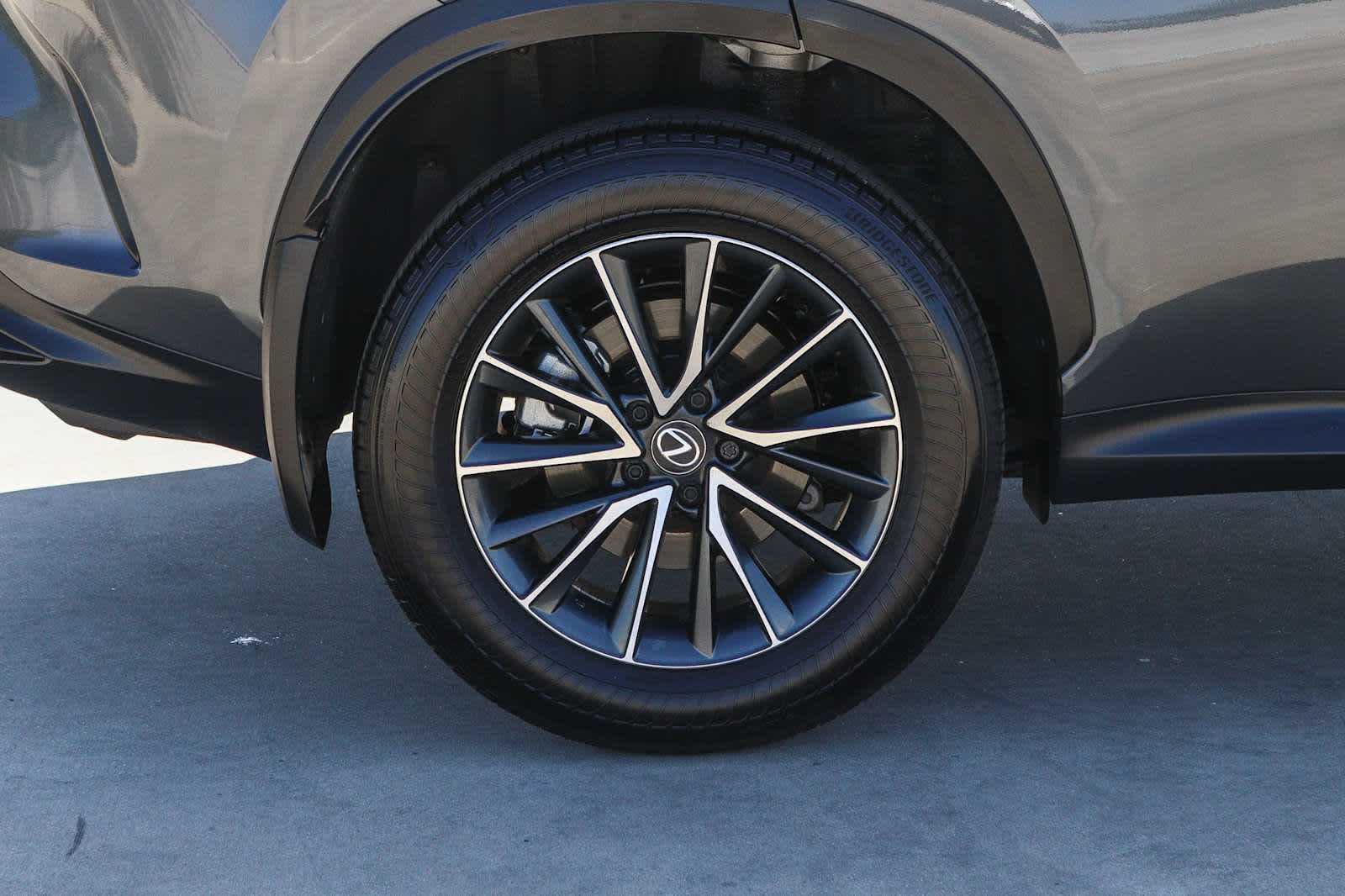 Certified 2025 Lexus NX 250 FWD image 10