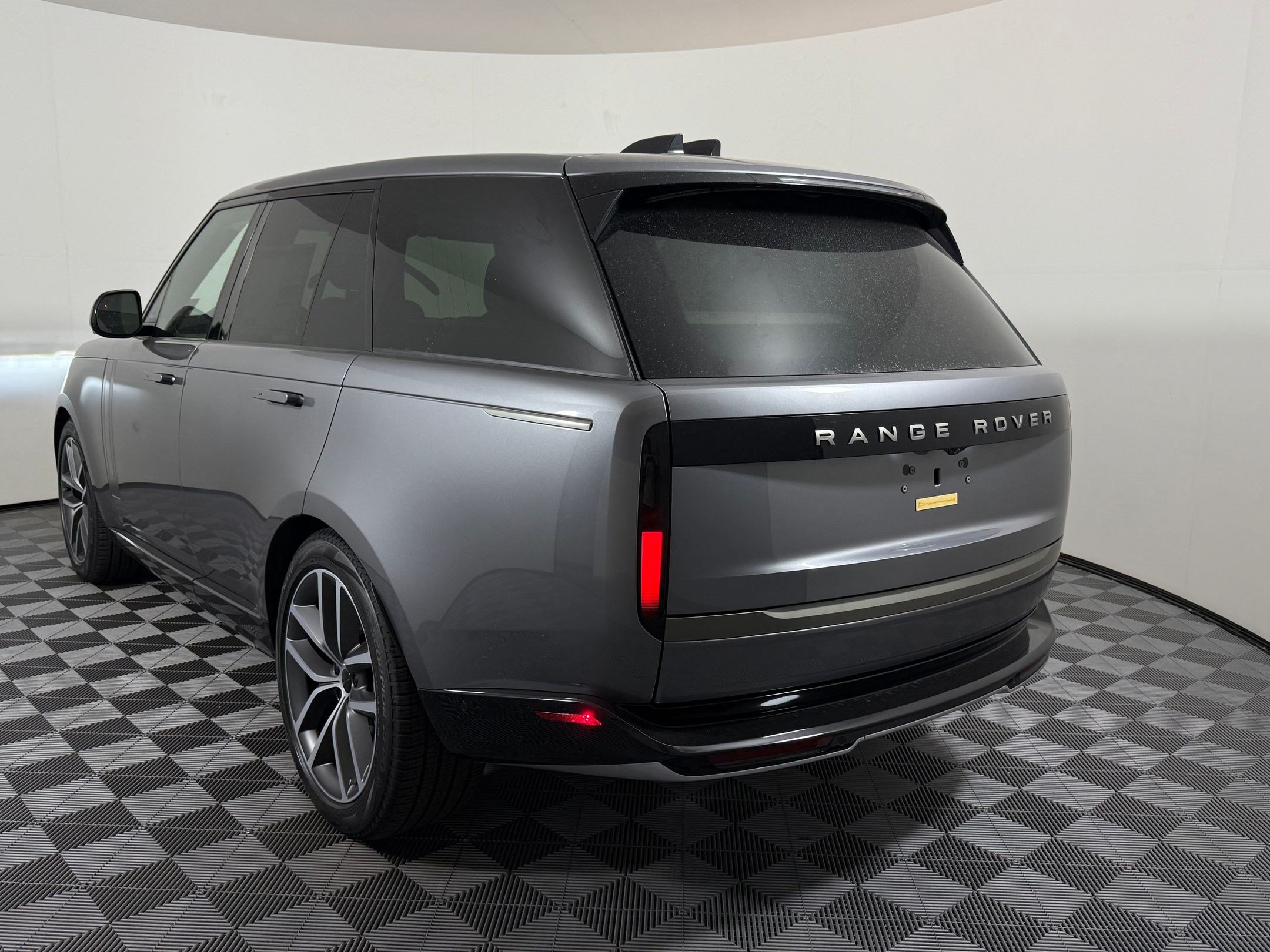 New 2026 Land Rover Range Rover SE AWD/4WD image 3