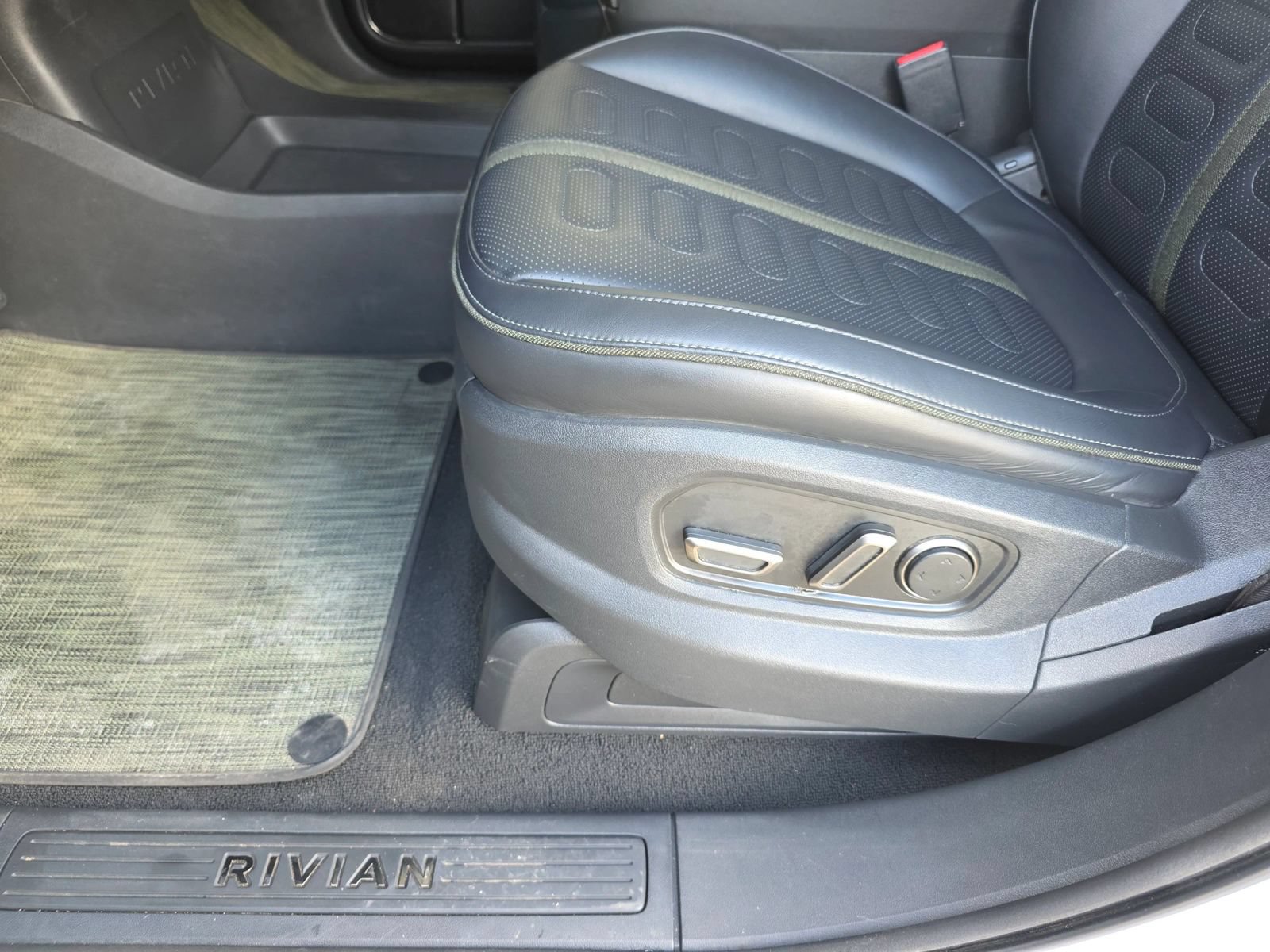 Used 2023 Rivian R1S Adventure Quad AWD/4WD image 25