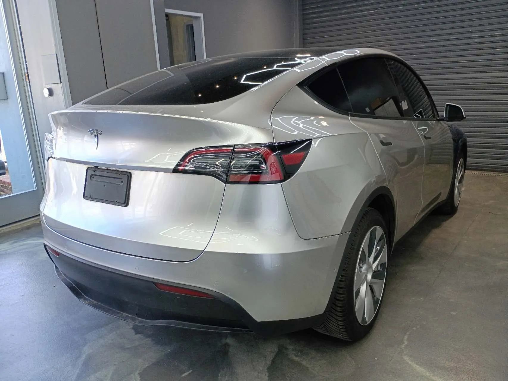 Used 2022 Tesla Model Y Long Range AWD/4WD image 6