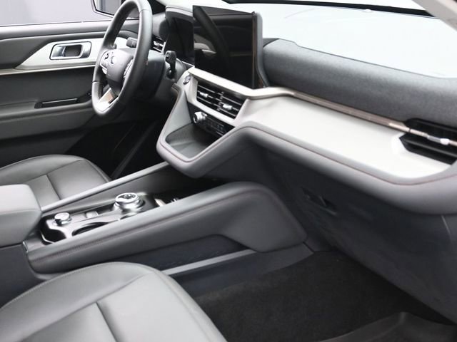 New 2025 Ford Explorer Active w/ Active Comfort Package image 30