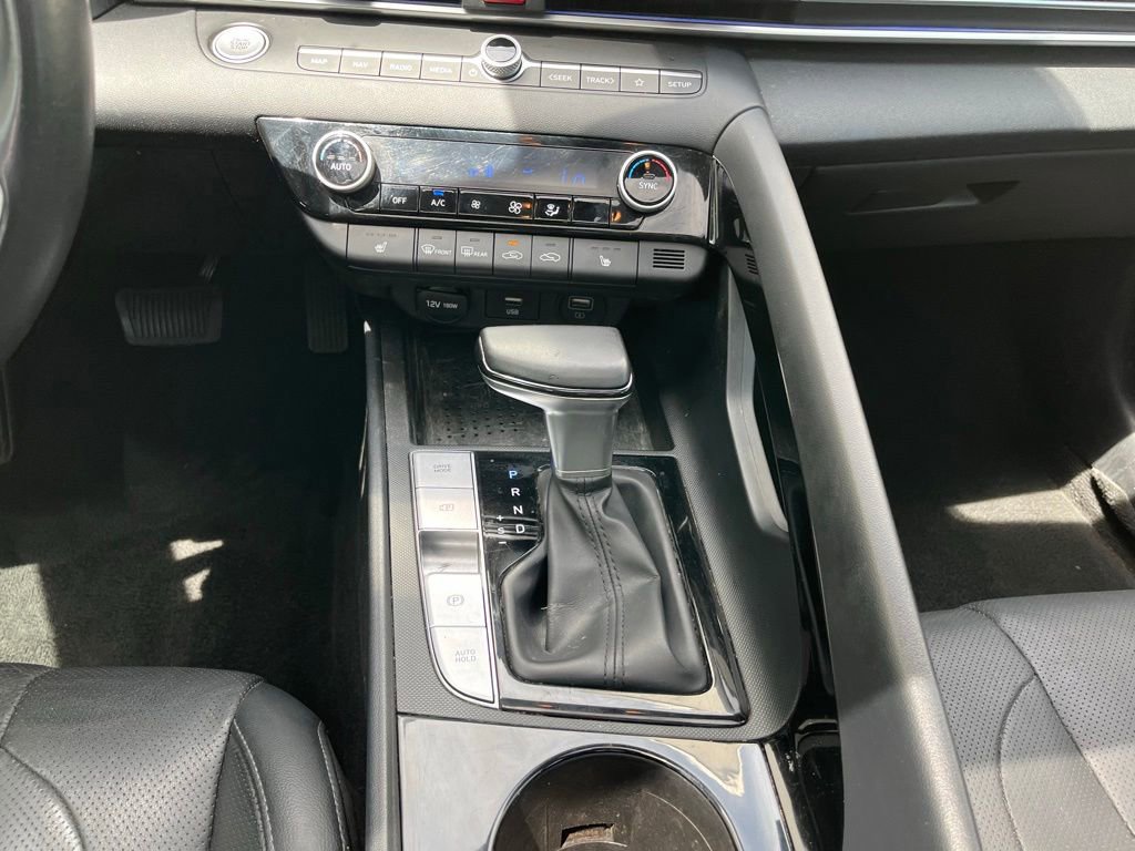 Used 2021 Hyundai Elantra Limited FWD image 20